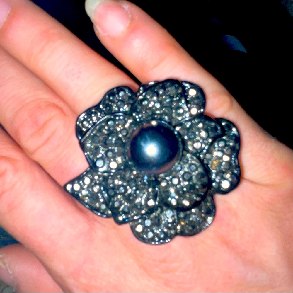 Black Flower Ring